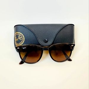 Ray-Ban RB4259 sunglasses